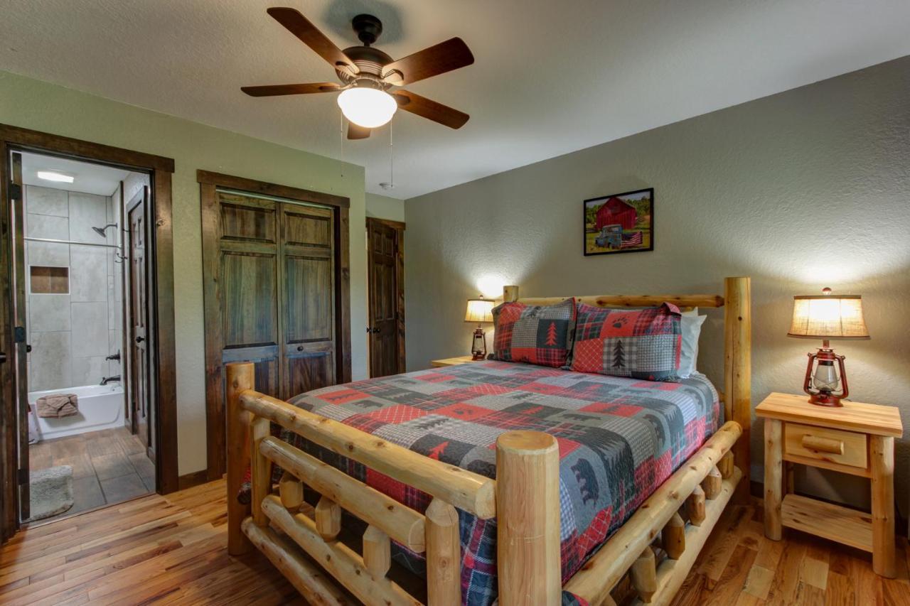 3 Master Bedrooms - Sleeps 10 - Location - Game Room - Hot Tub Pigeon Forge Zewnętrze zdjęcie