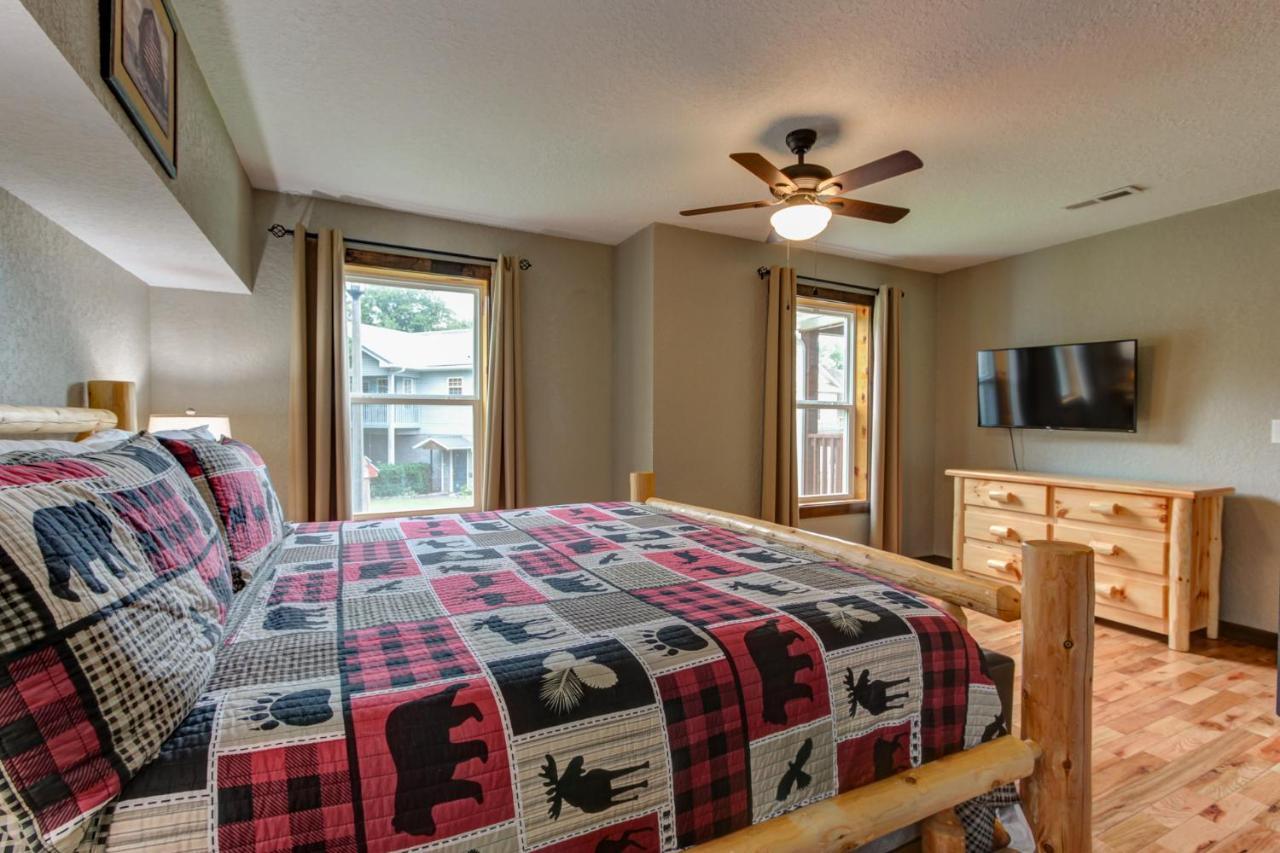 3 Master Bedrooms - Sleeps 10 - Location - Game Room - Hot Tub Pigeon Forge Zewnętrze zdjęcie