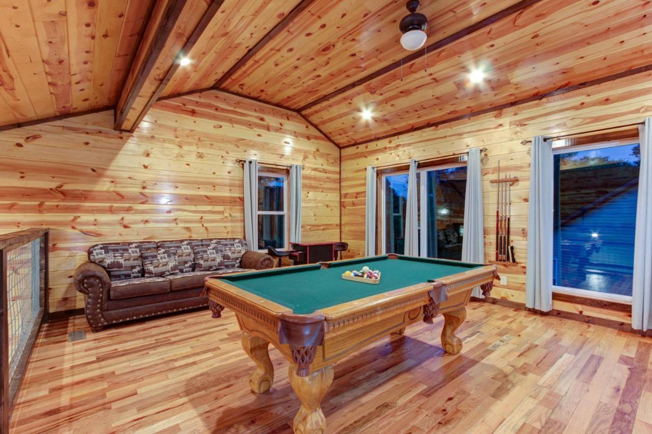 3 Master Bedrooms - Sleeps 10 - Location - Game Room - Hot Tub Pigeon Forge Zewnętrze zdjęcie