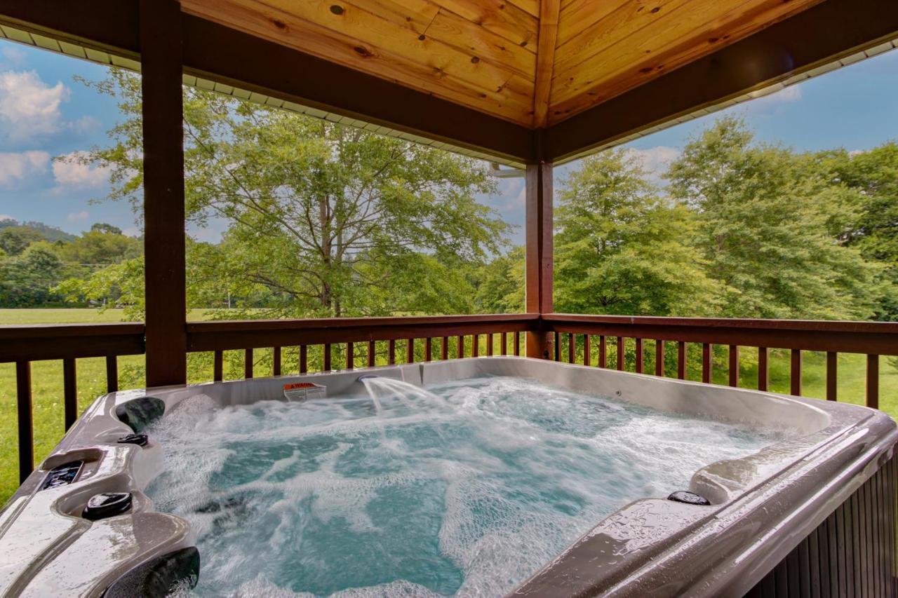 3 Master Bedrooms - Sleeps 10 - Location - Game Room - Hot Tub Pigeon Forge Zewnętrze zdjęcie