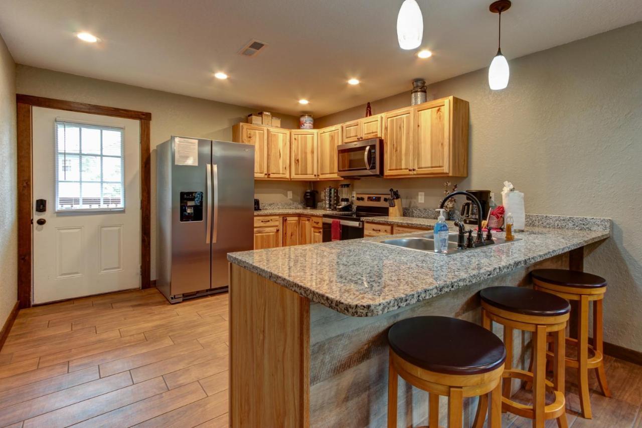 3 Master Bedrooms - Sleeps 10 - Location - Game Room - Hot Tub Pigeon Forge Zewnętrze zdjęcie